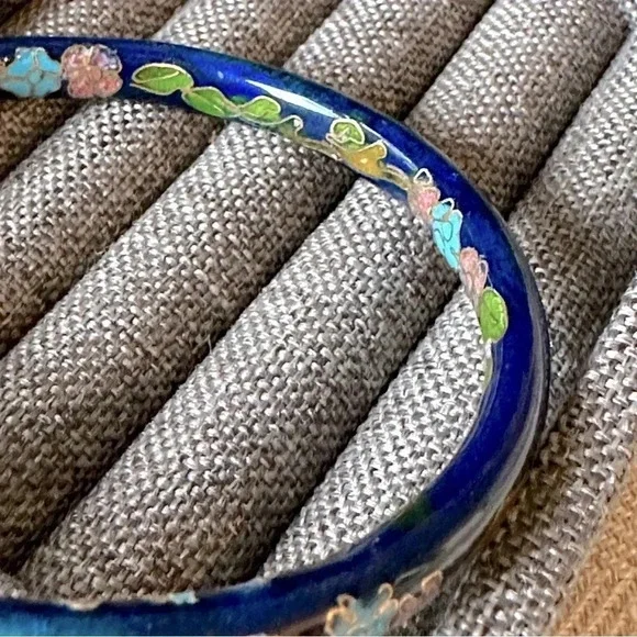 Vintage Cloisonné Navy Blue Bangle Bracelet Pastel Blue, Pink, Green & Gold - Picture 4 of 9